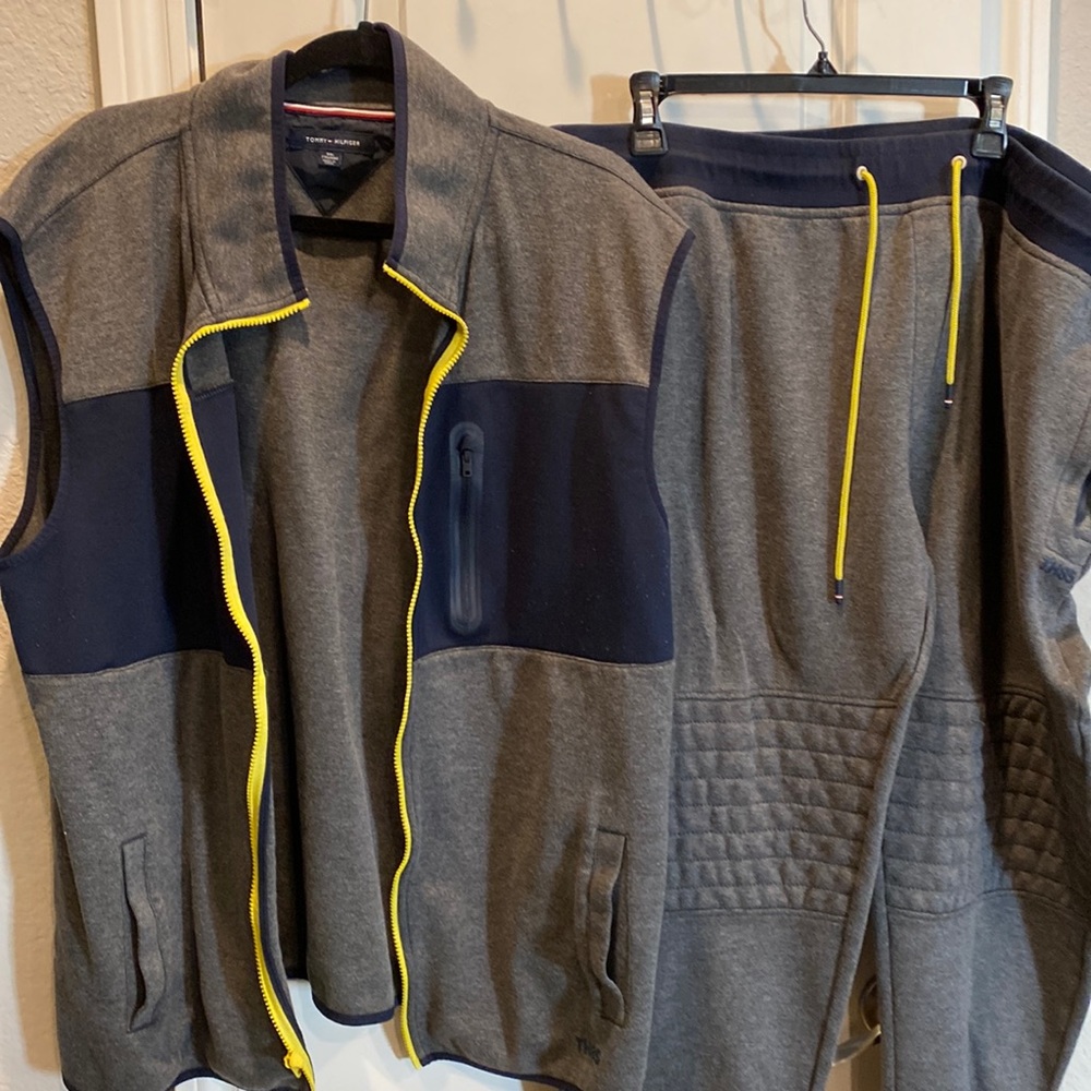 Tommy Hilfiger sweat suit
